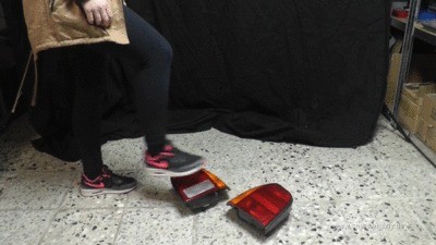 Sneaker-girl Fussballgirl07 – Car-lights Demolition