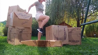 Sneakergirly Sarah – Big Cartons